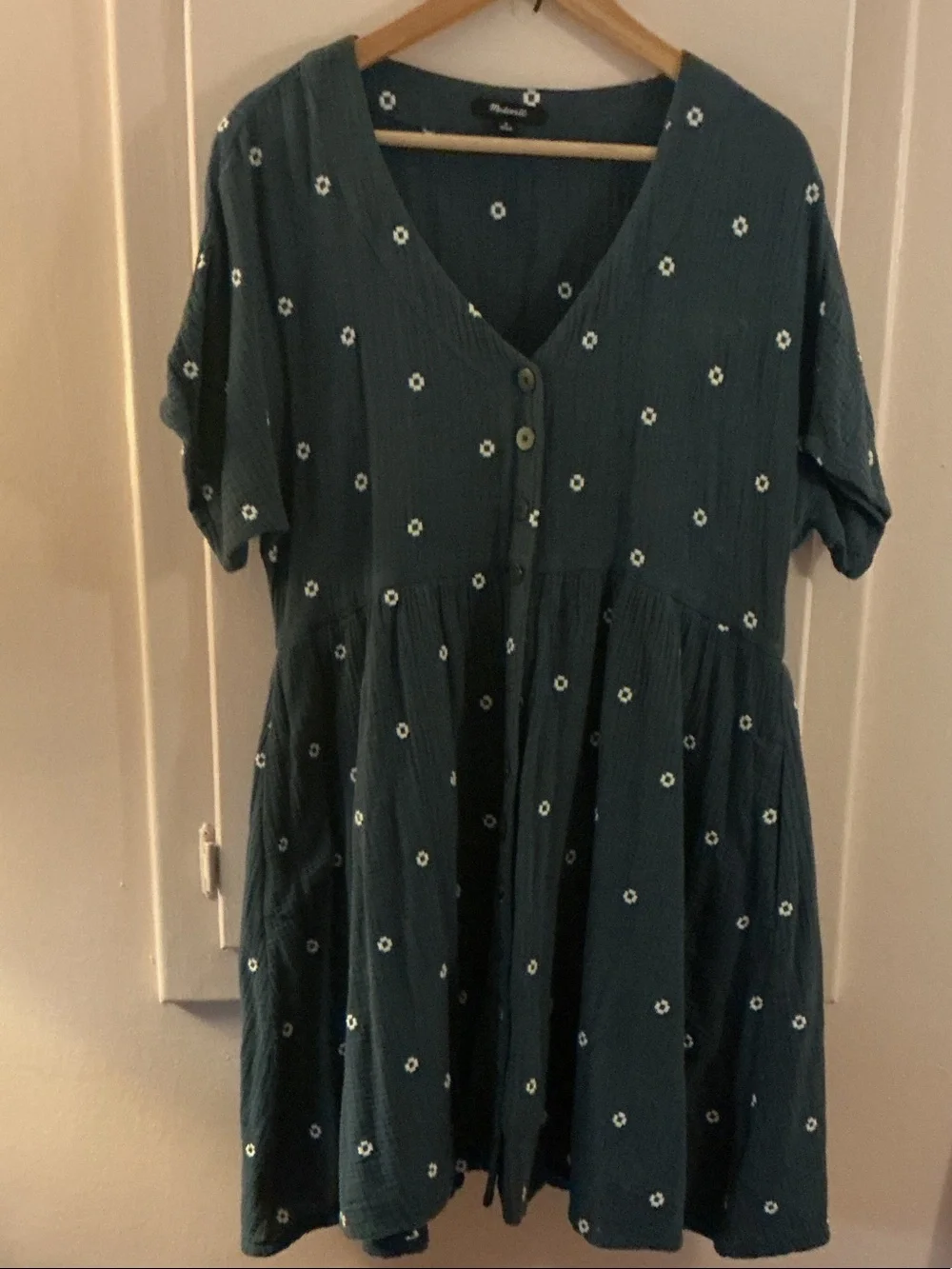 Madewell Navy Blue Textured Top with White Embroidered Motifs - Picture 1 of 6